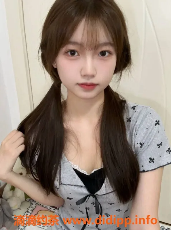 广州楼凤-天河丫丫，课费700起，陪你畅聊放松