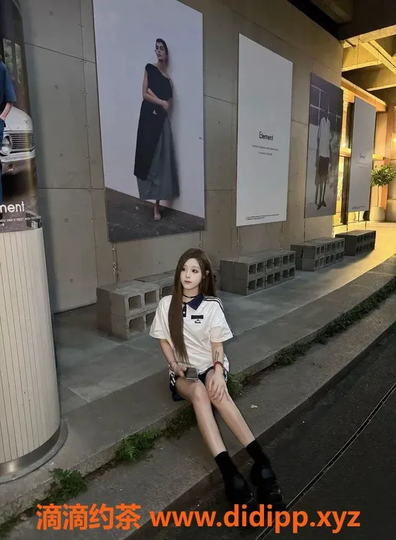 成都楼凤-武侯区御姐周周，身高160，22岁，颜值超高