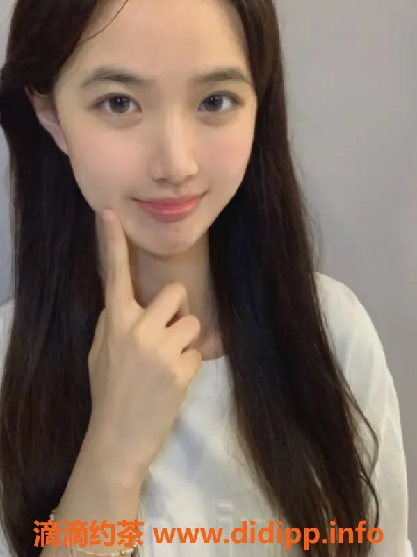 广州楼凤-广州天河靓靓22岁激情女郎，身高165，真心推荐！