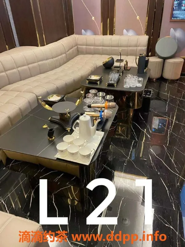 重庆楼凤资源信息,重庆江北18-25岁美女 蛇吻真空服务