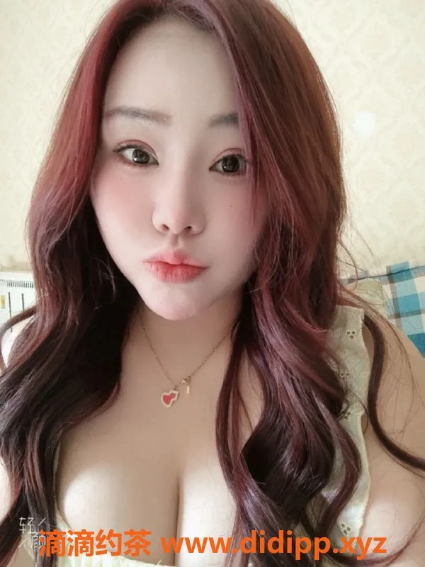 西安楼凤-未央区萌萌27岁D罩杯双人共浴服务