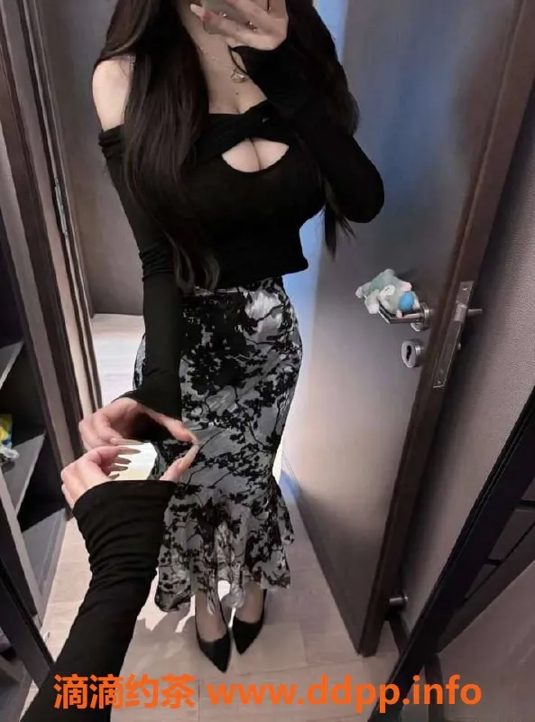 重庆上门服务-网红琪琪，重庆外卖，22岁，38E巨乳上门服务