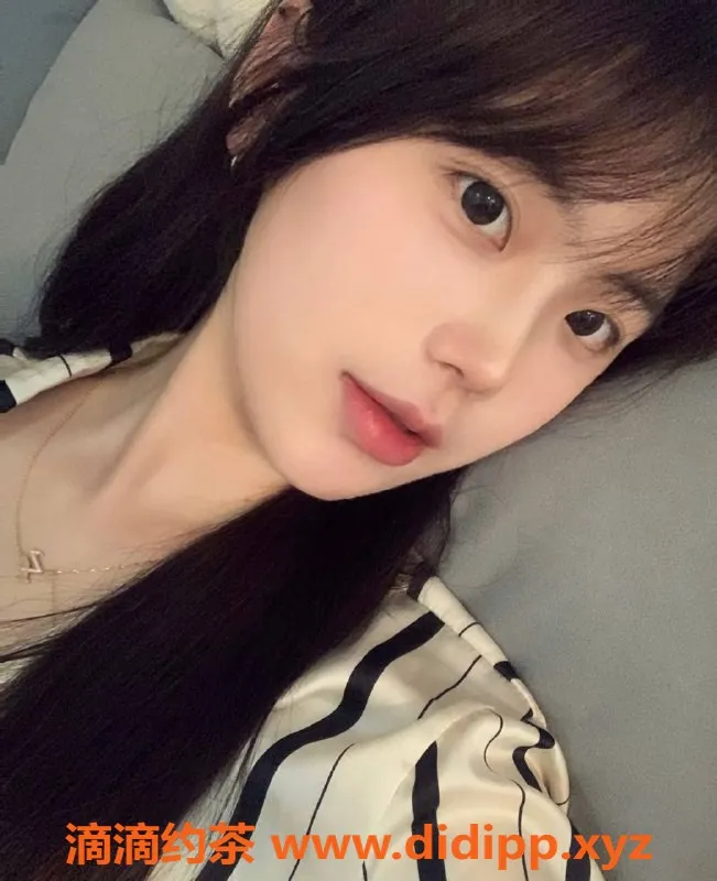 重庆外围-重庆万花楼18岁妹子，24小时服务，任你选择！