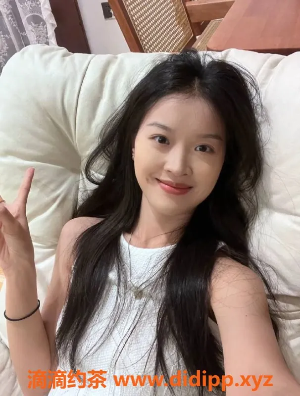 重庆外围-重庆万花楼18岁妹子，24小时服务，任你选择！