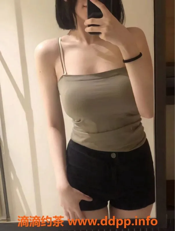 广州楼凤-广州白云嫩妹欢欢，20岁165cm，胸围32C，全包夜1800