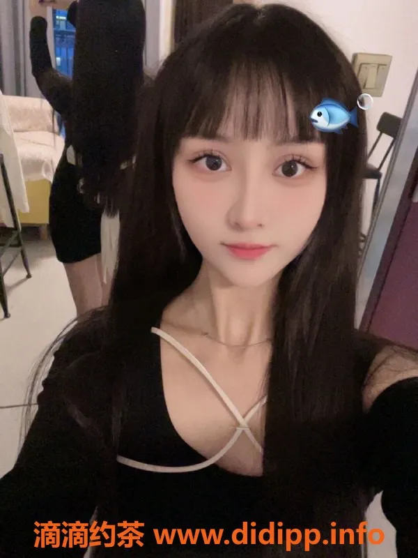 深圳楼凤-深圳福田翘翘，24岁模特，胸34C，只需500！