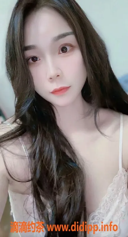 深圳楼凤资源信息,龙华清纯菲儿，25岁165cm，服务超棒，600元体验