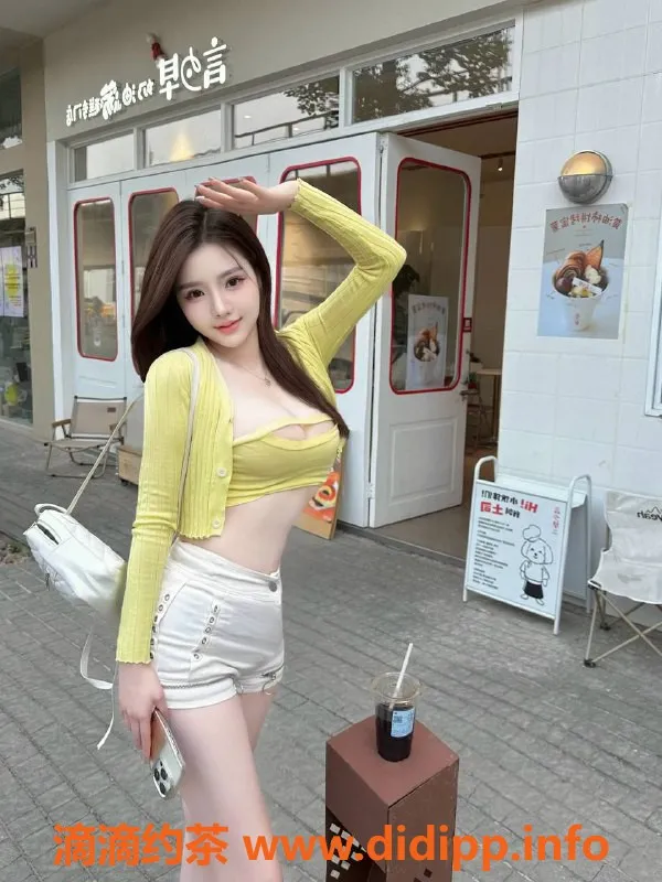 北京楼凤-朝阳小白妖，白皮肤御姐，1400元服务