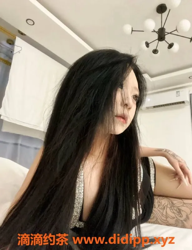 郑州楼凤-郑州二七区小琪，18岁，168cm，45kg清纯诱惑