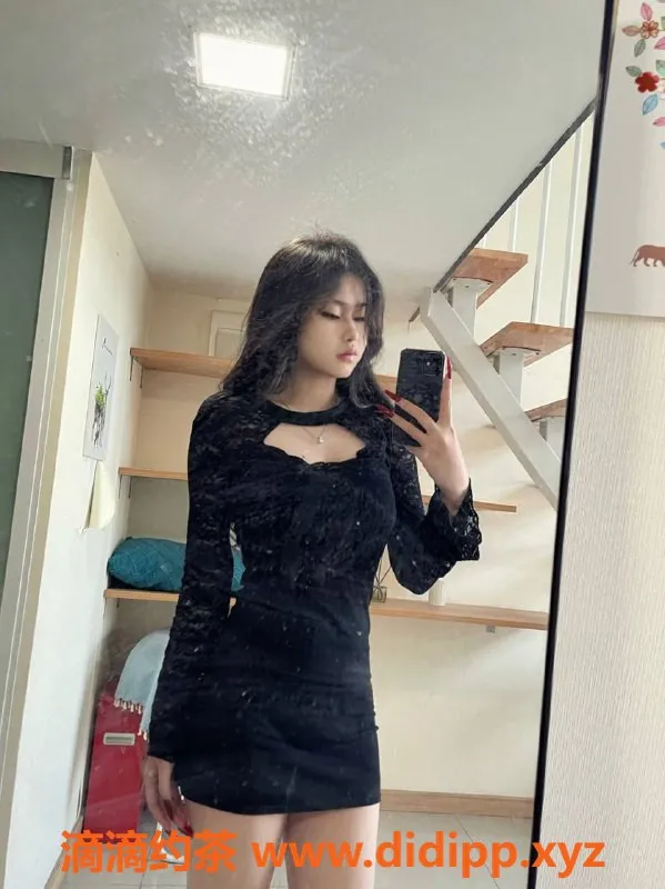 上海楼凤-闵行区 超超 19岁 C杯 体重52kg 1100元/40分钟