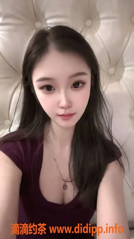 重庆楼凤-渝北18岁可爱妹子咖啡，163C罩杯等你来约!