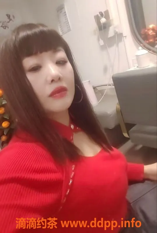 广州楼凤-天河37岁性感少妇娜娜，156cm 36D，包夜服务