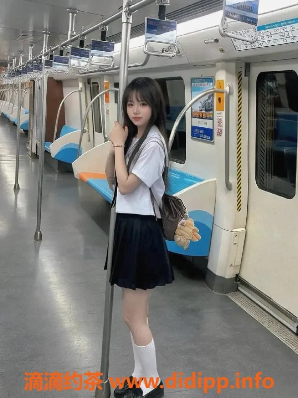 宁波上门服务-小爱 22岁 170cm A-B杯 真实陪浴体验