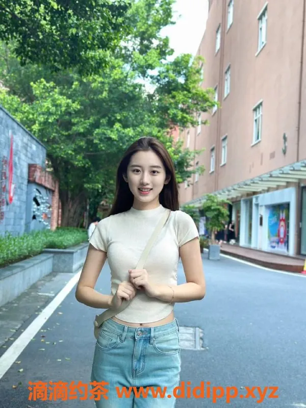 广州楼凤-广州白云学妹蔓雯，20岁166cm，优质服务等你来体验！