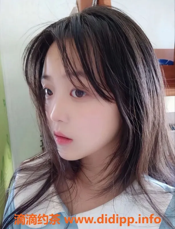 福州楼凤-福州鼓楼区18岁学妹青宝，服务简单