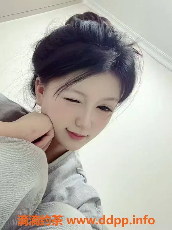 北京楼凤-朝阳嫩妹七七，800P学生兼职服务