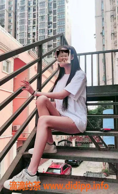 成都楼凤-龙泉驿区玲玲，少妇车5P服务，身材不错