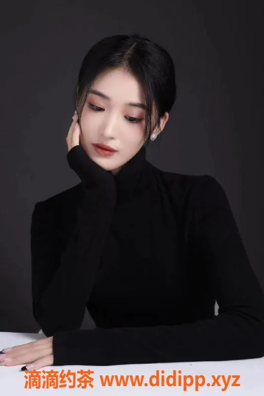 成都楼凤-武侯区小狸：8.0颜值、6/10课时费嫩妹车