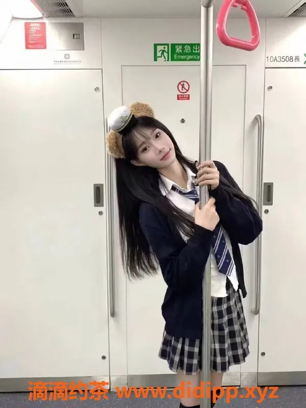 广州楼凤-黄埔萝岗小美，22岁163cm 46kg 36C