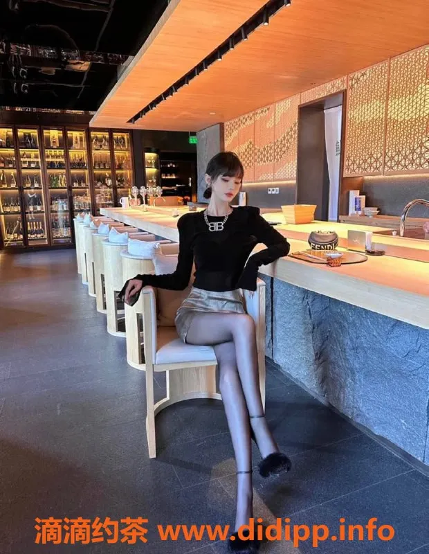 上海楼凤-徐汇智乔，170高49斤，1298陪浴服务