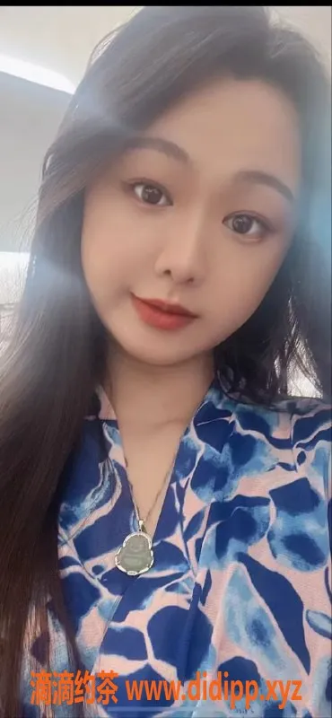 广州楼凤-海珠23岁风骚兼职-思思，167cm，36D