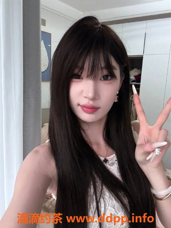 广州楼凤-天河子琳，课费700p，1300pp，私聊了解更多！