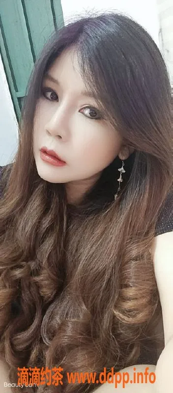 深圳楼凤-福田31岁40B小姐，160cm特惠服务来袭