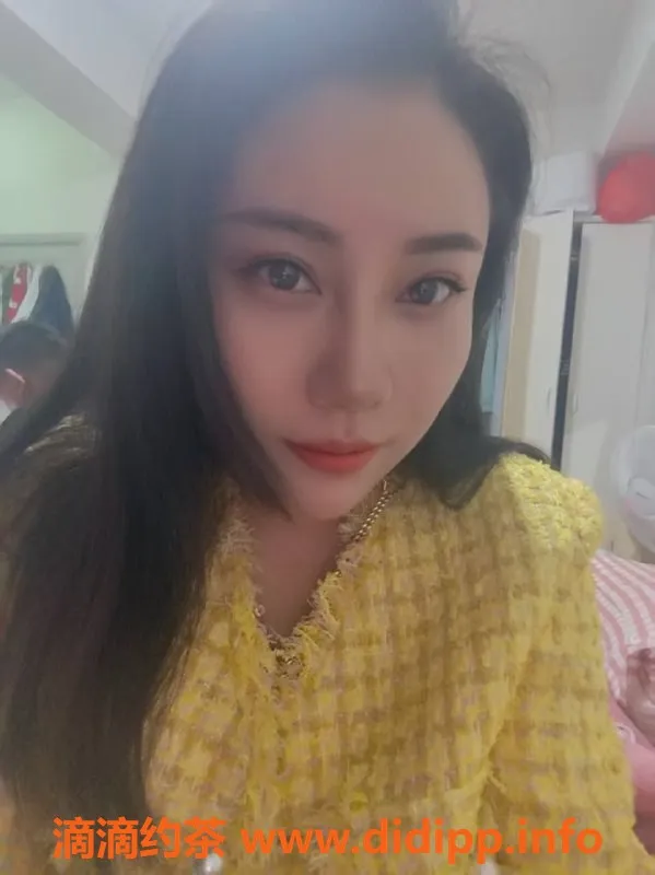 重庆楼凤资源信息,九龙坡25岁鸿鸿，162/52，C罩杯任你挑！