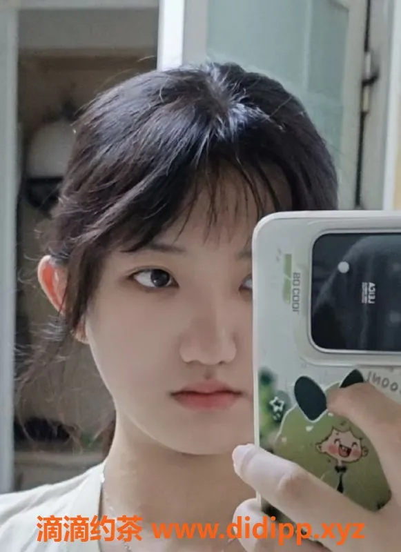 杭州楼凤-上城小媛，18岁高挑美女，1600pp尽享激情