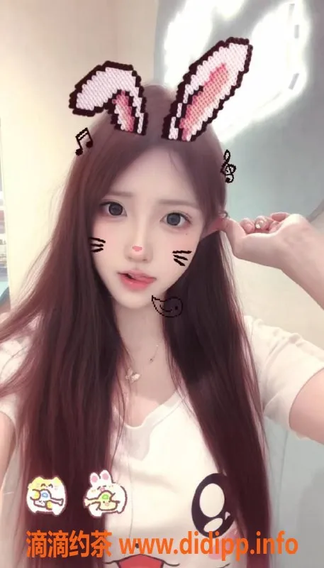 重庆楼凤-江北小蛋糕，19岁C罩杯美女，69服务等你体验！