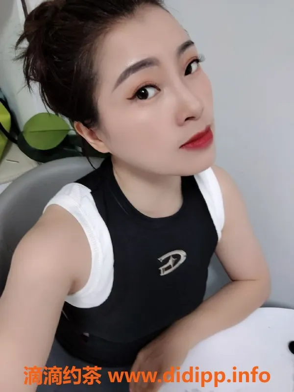 重庆楼凤-江北紫霞SM女王，160cm高，29岁，B罩杯，全套服务