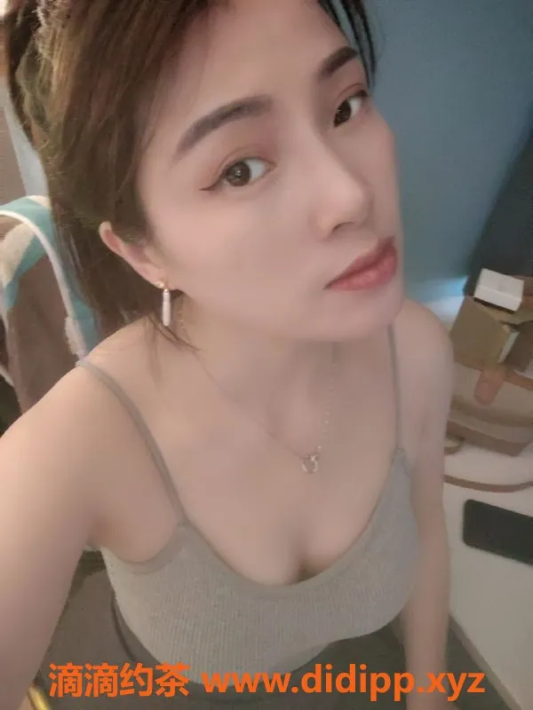 重庆楼凤-江北紫霞SM女王，160cm高，29岁，B罩杯，全套服务