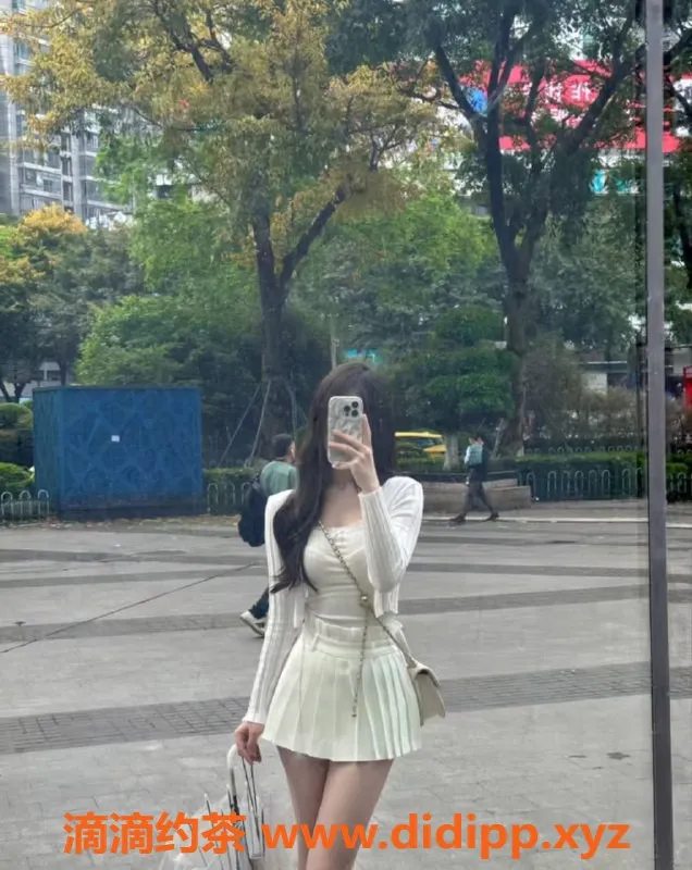 成都楼凤-武侯区蕊蕊，颜值10分，身材让你心动！