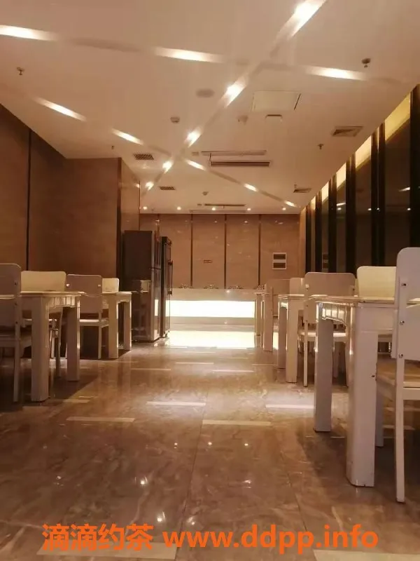 广州楼凤-广州白云95+98顶级会所，服务一流，随心挑选