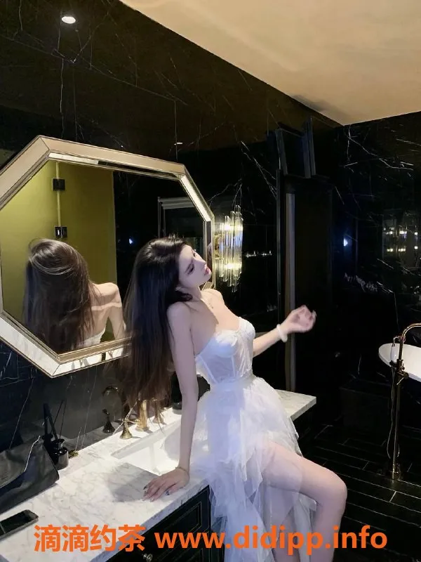 深圳楼凤-福田叶灵儿，2200元超值服务，尽享快乐时光！