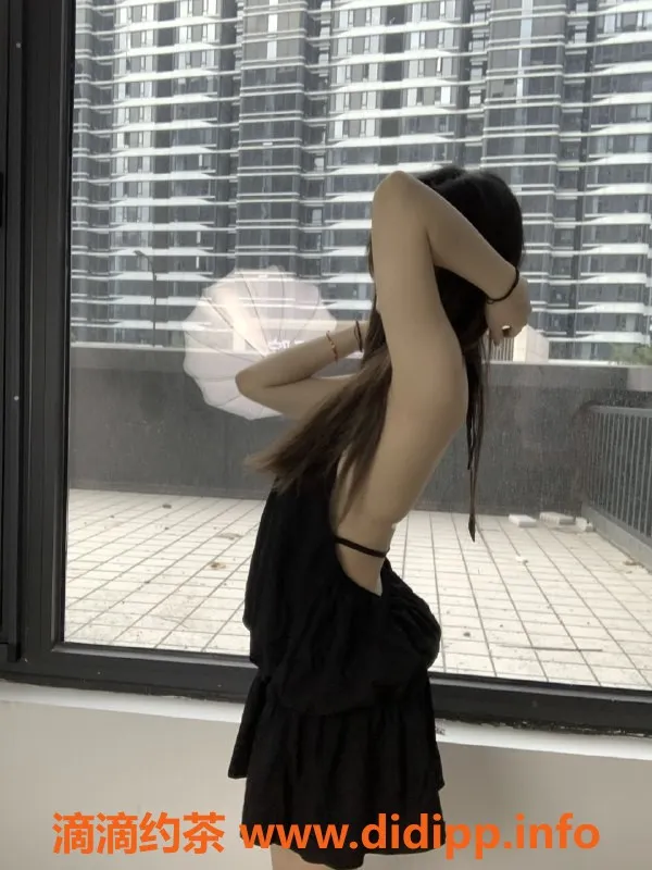 深圳楼凤-南山超嫩19岁菲菲，166cm 36C茶水费700起