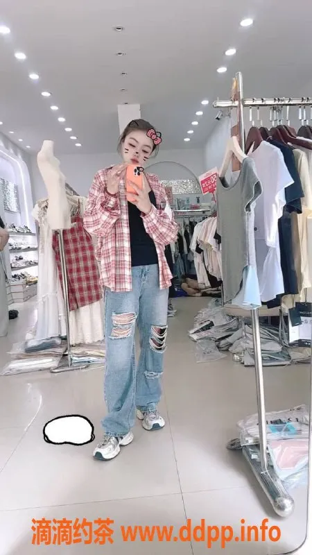 郑州spa会所-二七区28岁少妇丽丽，163cm只要5元起！