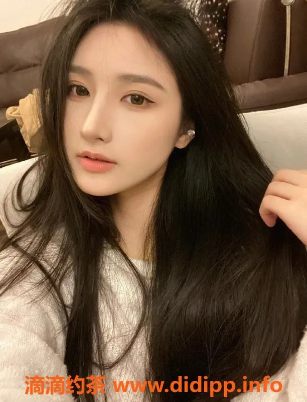 广州楼凤-海珠区20岁师范女大生茹馨，166cm，47kg