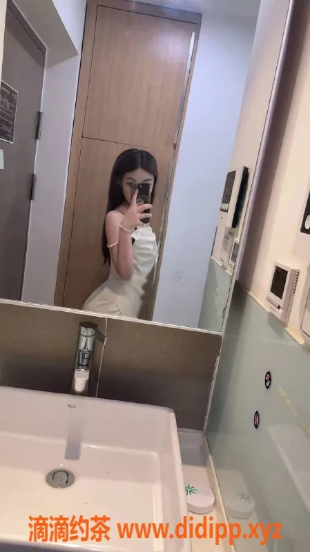 郑州楼凤资源信息,郑州管城区桐桐，18岁166cm，费用实惠！