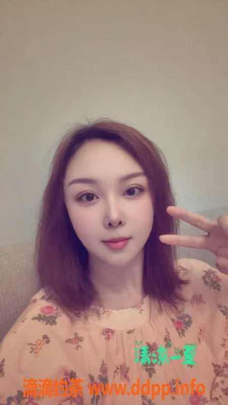 南昌楼凤-妧妧26岁165cm，胸围D，水费600，服务多样尽享经开魅力