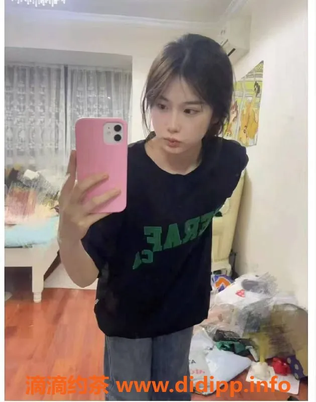 成都楼凤-金牛区嫩妹吹吹，颜值9.0，服务8.0，课时费7/12