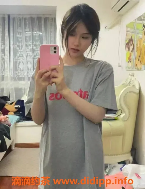 成都楼凤-金牛区嫩妹吹吹，颜值9.0，服务8.0，课时费7/12