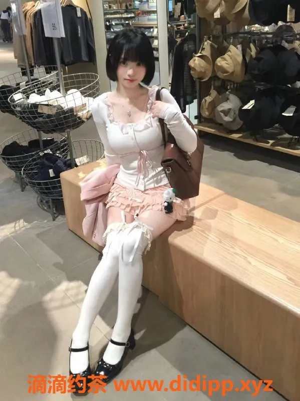 北京楼凤-望京婉清21岁，身高164，茶费1K，温柔可人