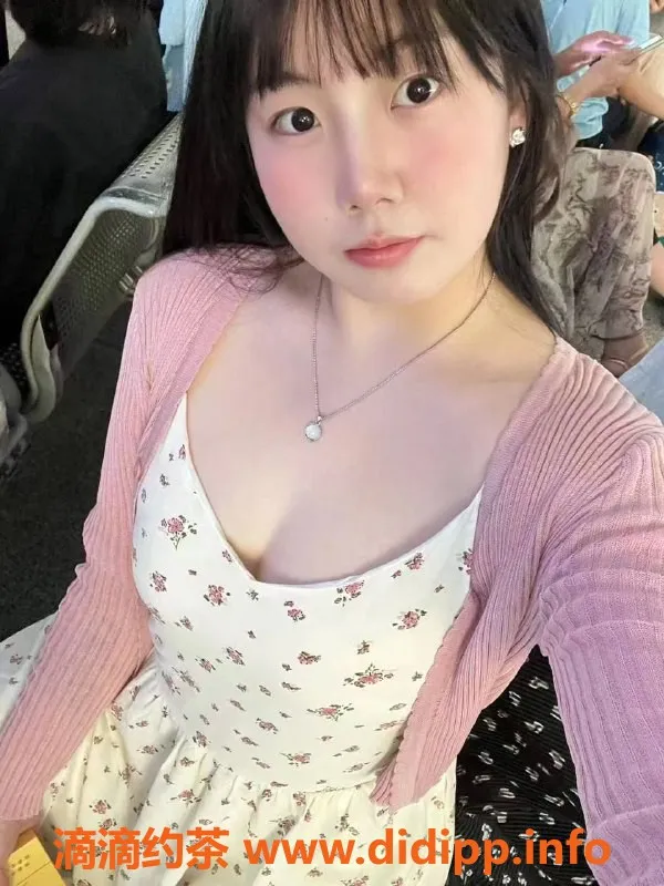 成都楼凤资源信息,高新区微胖嫩妹琪琪，162cm，胸围C，7/11价位