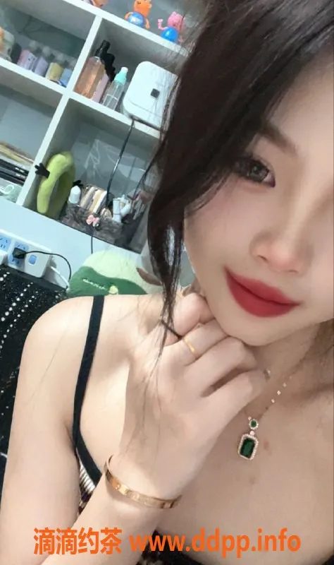 昆明楼凤-西山区甜甜圈，600元亲密服务，双飞1400元