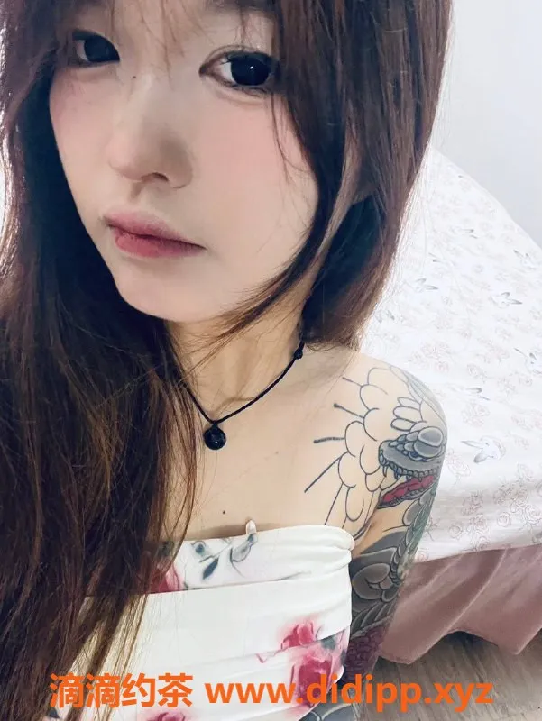 成都楼凤-成华区小野猫18岁，156cm大奶妹，性价比超高！