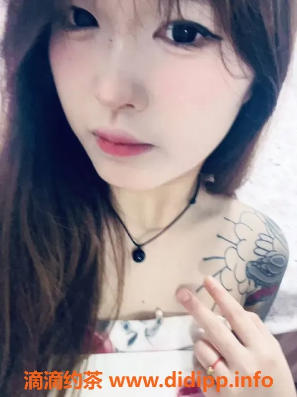 成都楼凤-成华区小野猫18岁，156cm大奶妹，性价比超高！