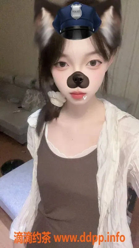 重庆楼凤-江北小雅，18岁性感妹子，48kg，C罩杯，裸吹陪洗澡