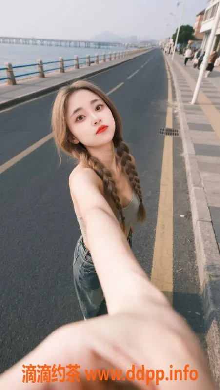 成都楼凤-团团，28岁少妇，身材偏臃肿，天府三街微坦服务