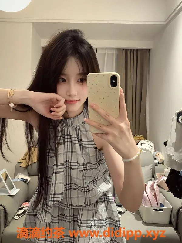 杭州楼凤-杭州19岁女孩沈嘉玲，天然C+身高167cm